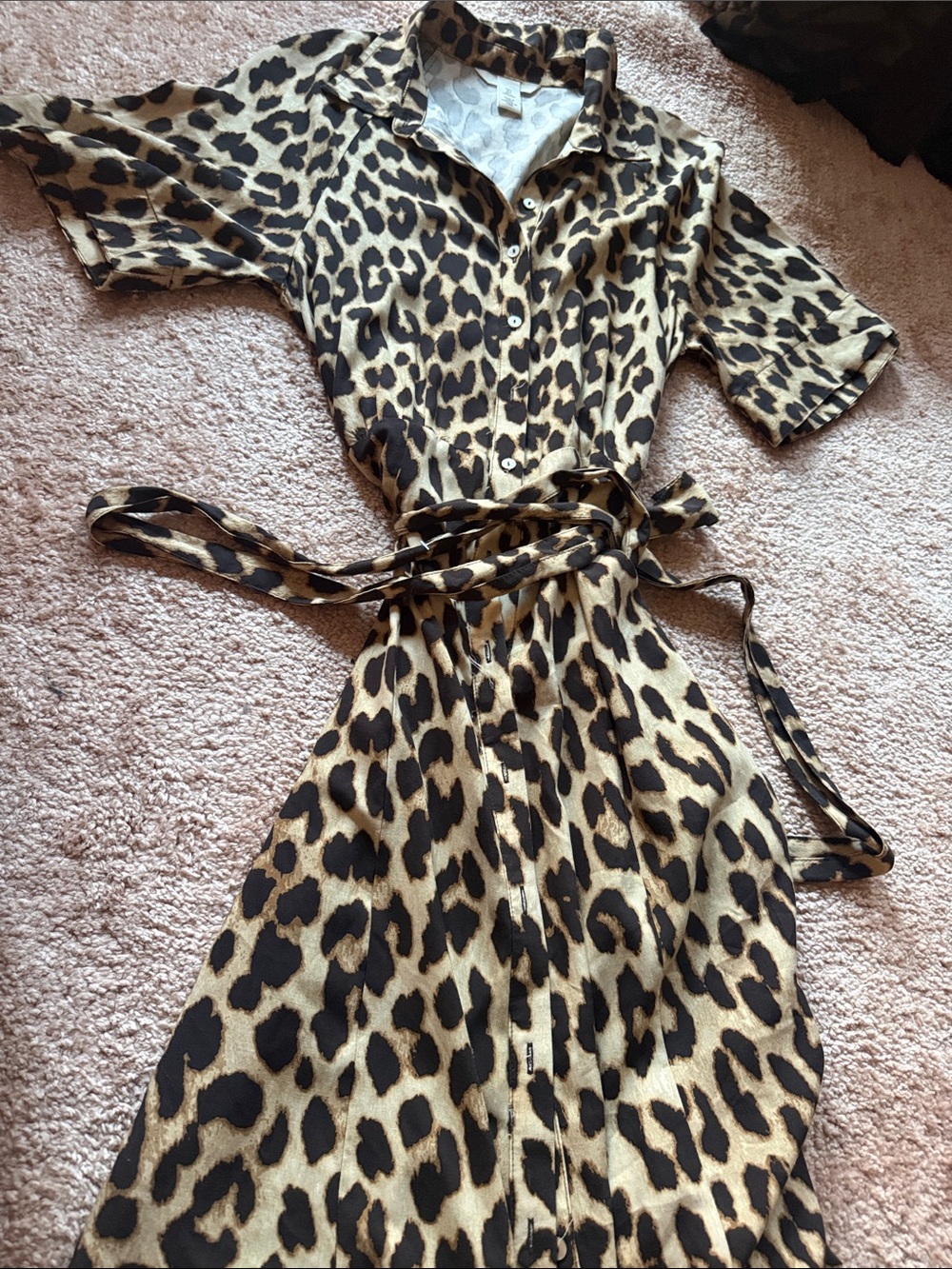❤️ H&M Leopard Print Shirt Dress with Waist Tie - Tan/Black - Picture 2 of 4